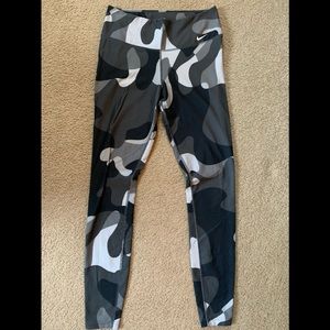 Camo High Waisted Nike Leggings✔️